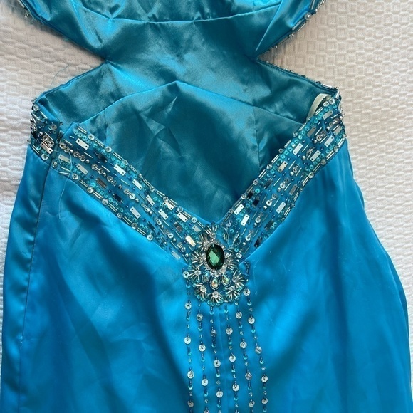 Jaaz Couture Prom Gown - Picture 10 of 16